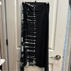 Earthbound Trading Co Black & White Tie-Dye Asymmetrical Skirt S